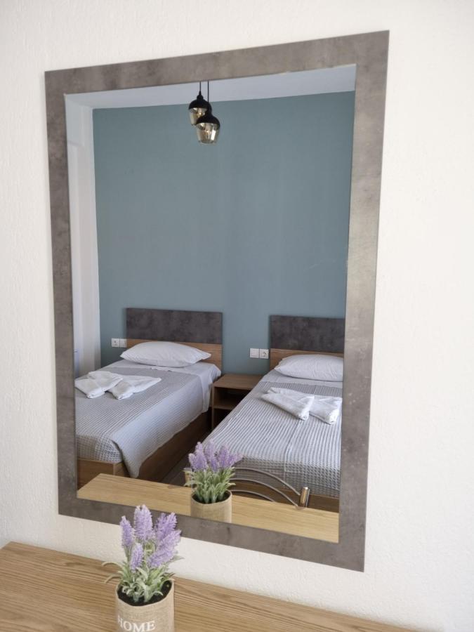 Chriselia Apartment เนอาโรดา ภายนอก รูปภาพ