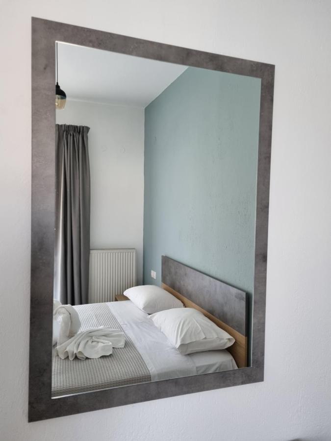 Chriselia Apartment เนอาโรดา ภายนอก รูปภาพ