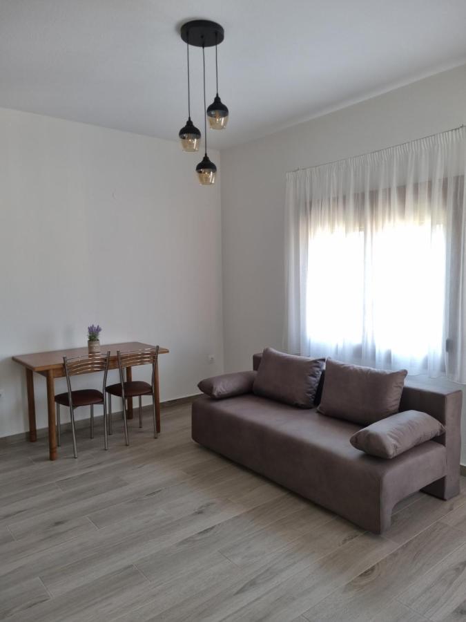 Chriselia Apartment เนอาโรดา ภายนอก รูปภาพ