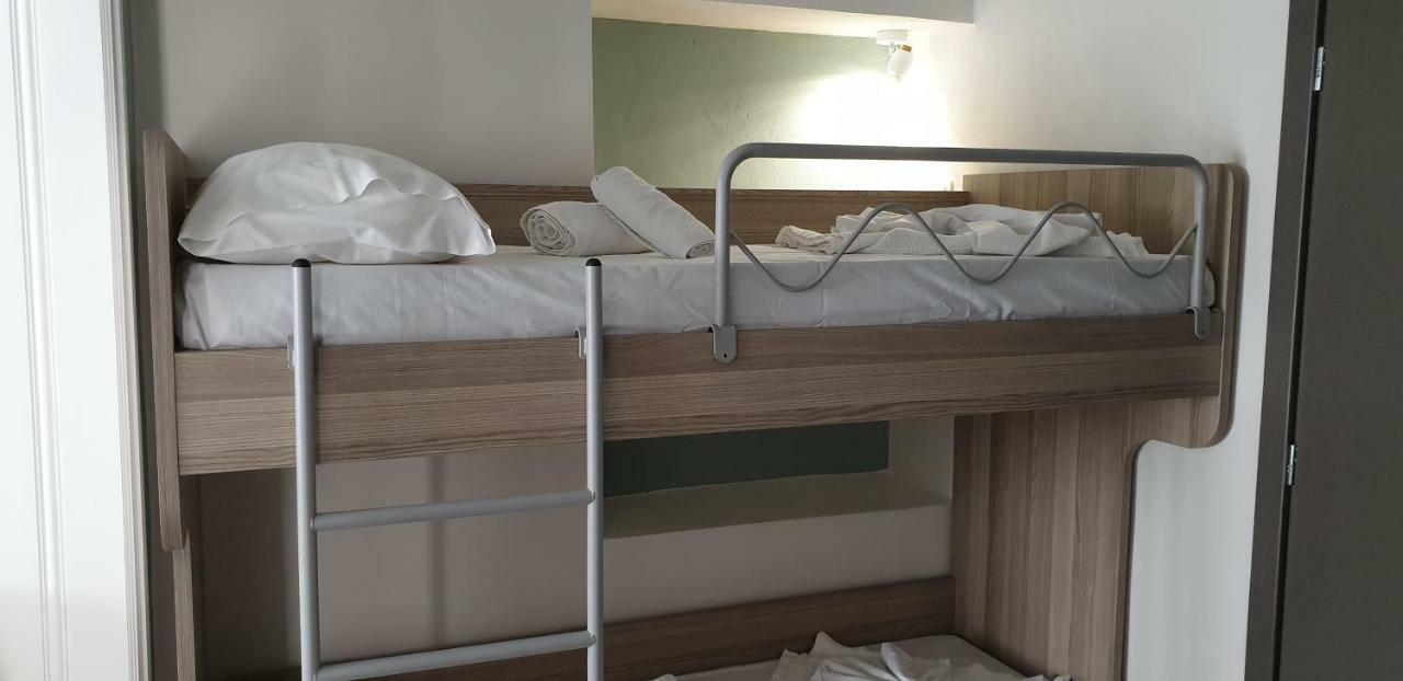 Chriselia Apartment เนอาโรดา ภายนอก รูปภาพ
