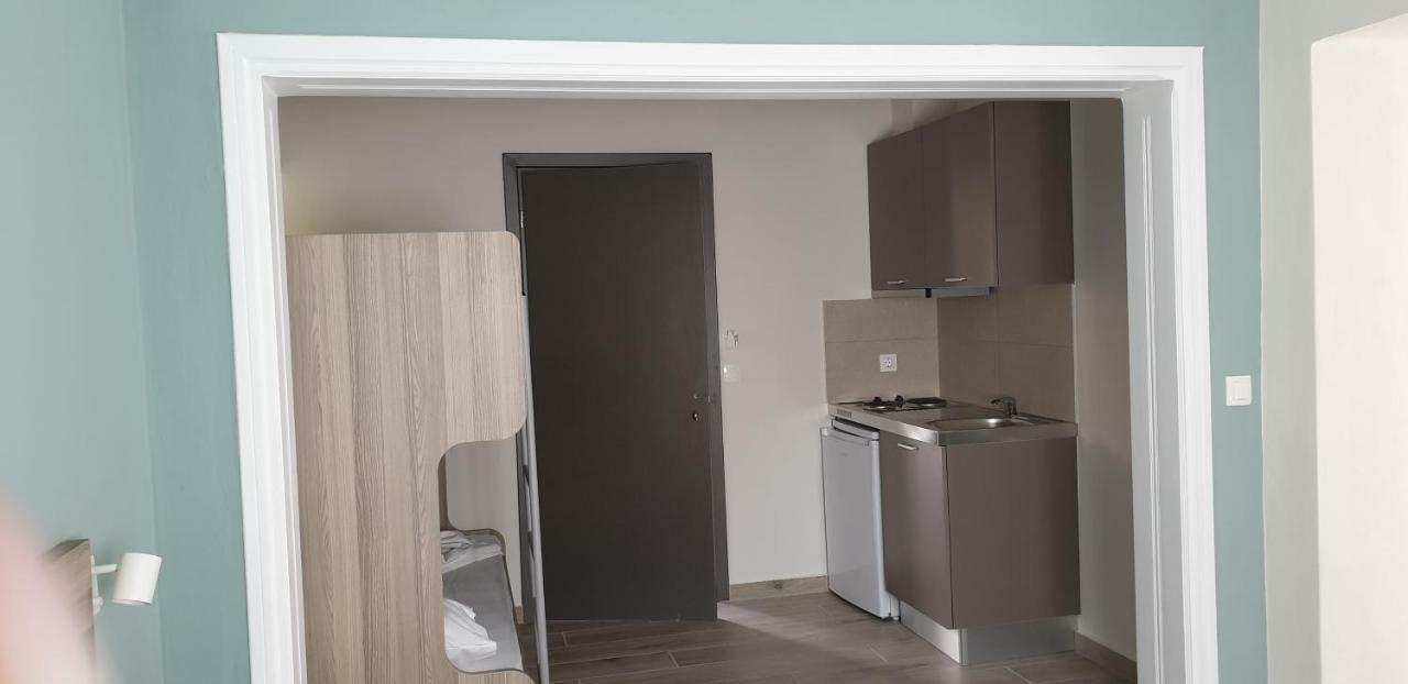 Chriselia Apartment เนอาโรดา ภายนอก รูปภาพ