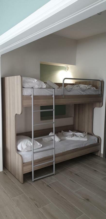 Chriselia Apartment เนอาโรดา ภายนอก รูปภาพ