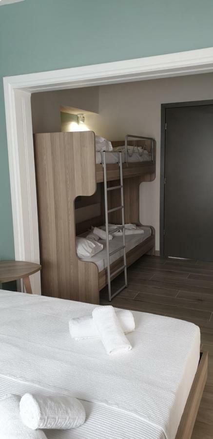 Chriselia Apartment เนอาโรดา ภายนอก รูปภาพ